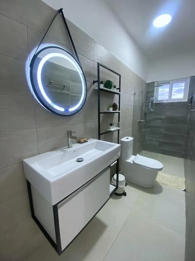 Feriepark Magnificent Townhouse With Pool!!! Hotel Cuevas